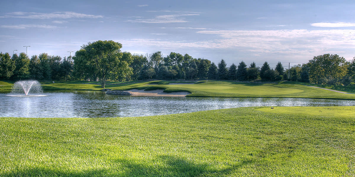 OAK HILLS COUNTRY CLUB