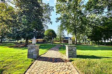 BERMUDA RUN COUNTRY CLUB