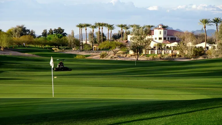 LEGACY GOLF CLUB AT 19