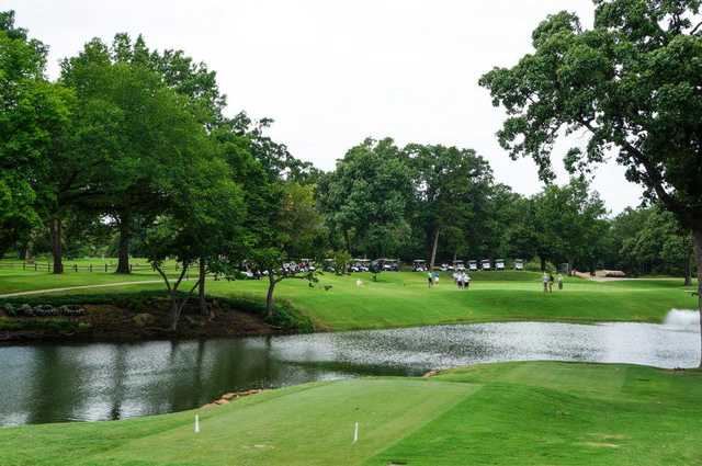 HILLCREST COUNTRY CLUB