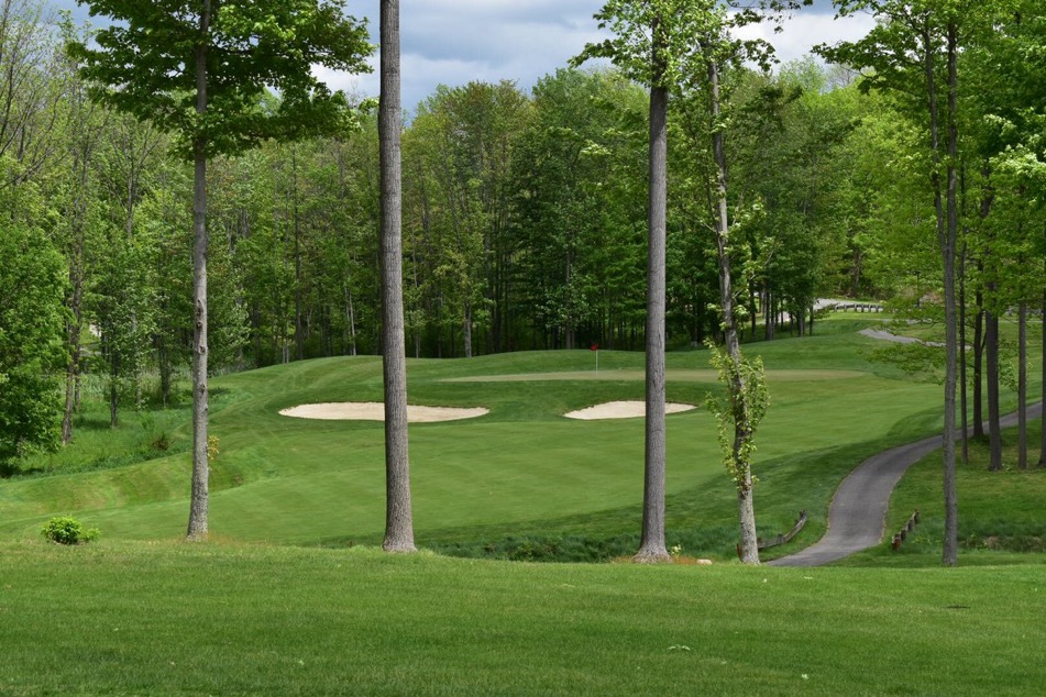 WISPERING WOOD GOLF COURSE